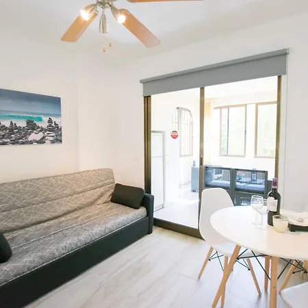 Large Terrace And Heated Swimming Pool Apartman