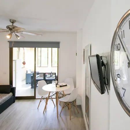 Apartman Large Terrace And Heated Swimming Pool *